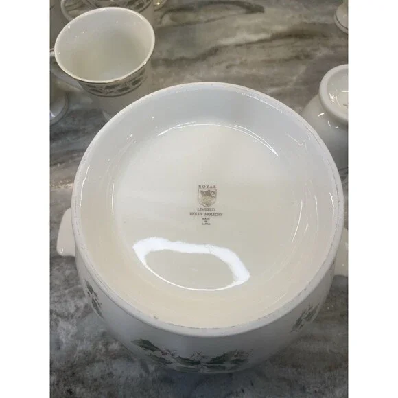 Vintage Royal Limited Holly Holiday Soup TUREEN w/Lid & Ladle AND 12 Cups Berry
